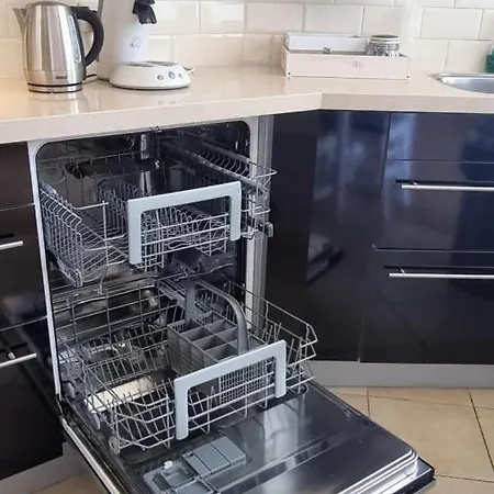 Apartmán Geraeumiges Und Modernes Tara Am Mit Parkplatz!