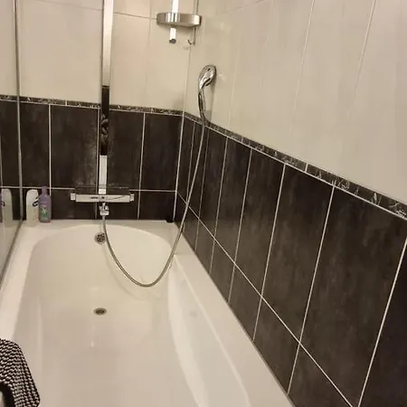 Apartamento Geraeumiges Und Modernes Tara Am Mit Parkplatz! Zandvoort