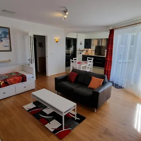 Geraeumiges Und Modernes Tara Am Mit Parkplatz! *