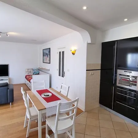 Geraeumiges Und Modernes Tara Am Mit Parkplatz! * Zandvoort