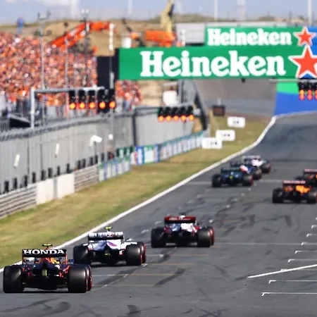 Geraeumiges Und Modernes Tara Am Mit Parkplatz! * Zandvoort