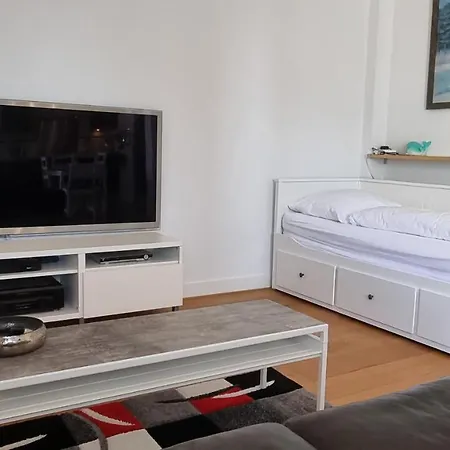 Apartment Geraeumiges Und Modernes Tara Am Mit Parkplatz!