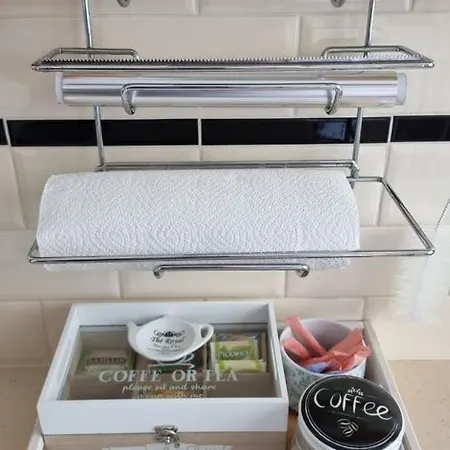 Geraeumiges Und Modernes Tara Am Mit Parkplatz! דירה זנדוורט