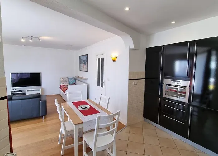 Geraeumiges Und Modernes Tara Am Mit Parkplatz! * Zandvoort