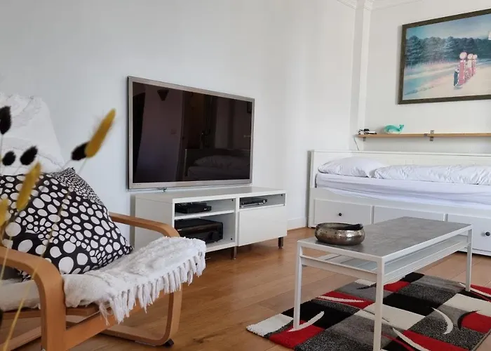 Geraeumiges Und Modernes Tara Am Mit Parkplatz! Appartamento